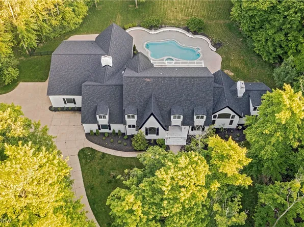 1463 Reserve Dr, Akron, OH 44333