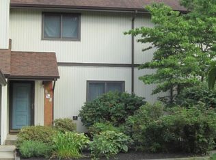 25 Village Dr, Smyrna, DE 19977