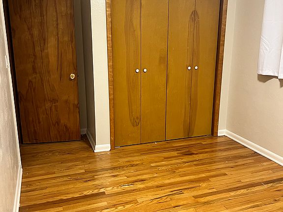 5th image of 4099 Hertel Dr S