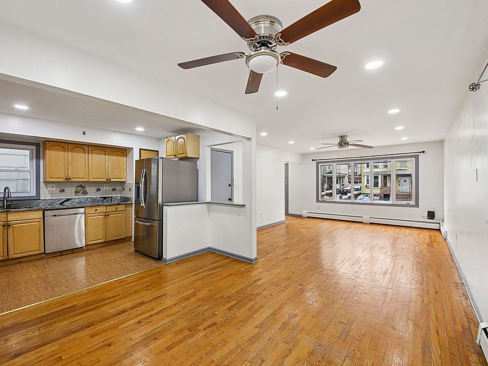 1st image of 13 Carlton Ave Floor 1