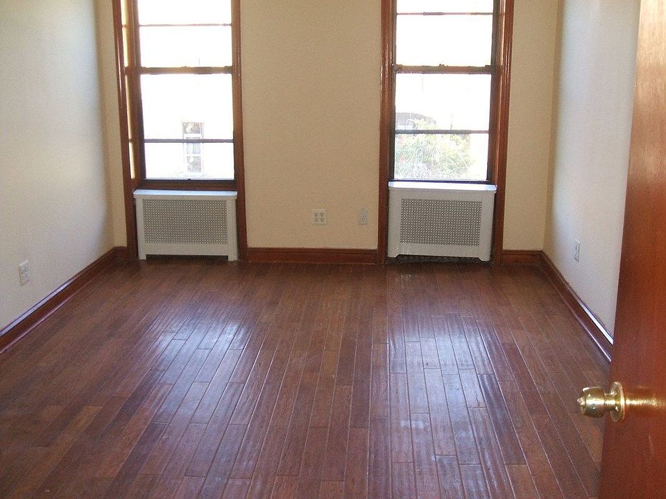 2nd image of 63 Decatur St #3
