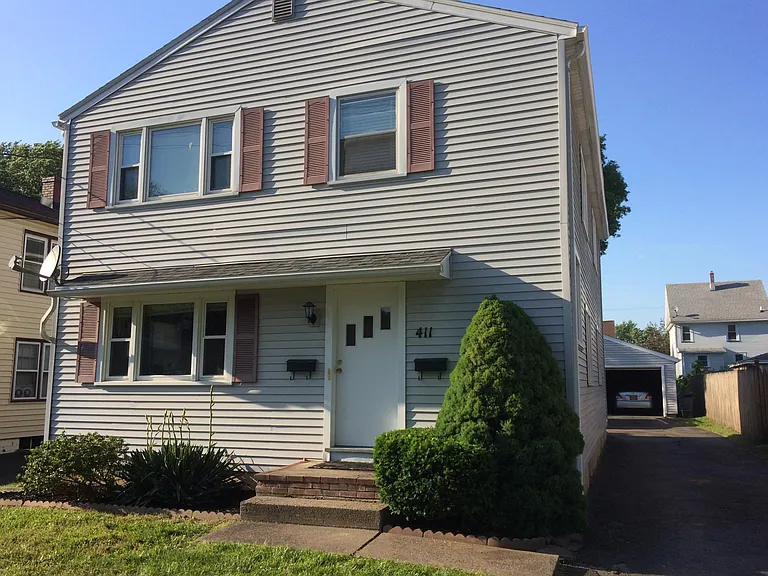 411 W Hickory St — Photo 1