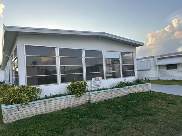 322 Doubloon Dr, North Fort Myers, FL 33917