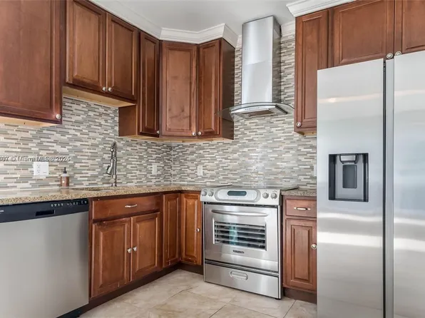 1695 SW 11th St Unit 203, Miami, FL 33135