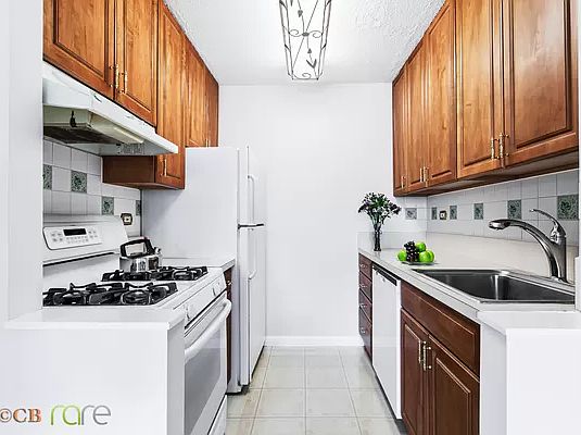 5th image of 340 E 93rd St #12AM