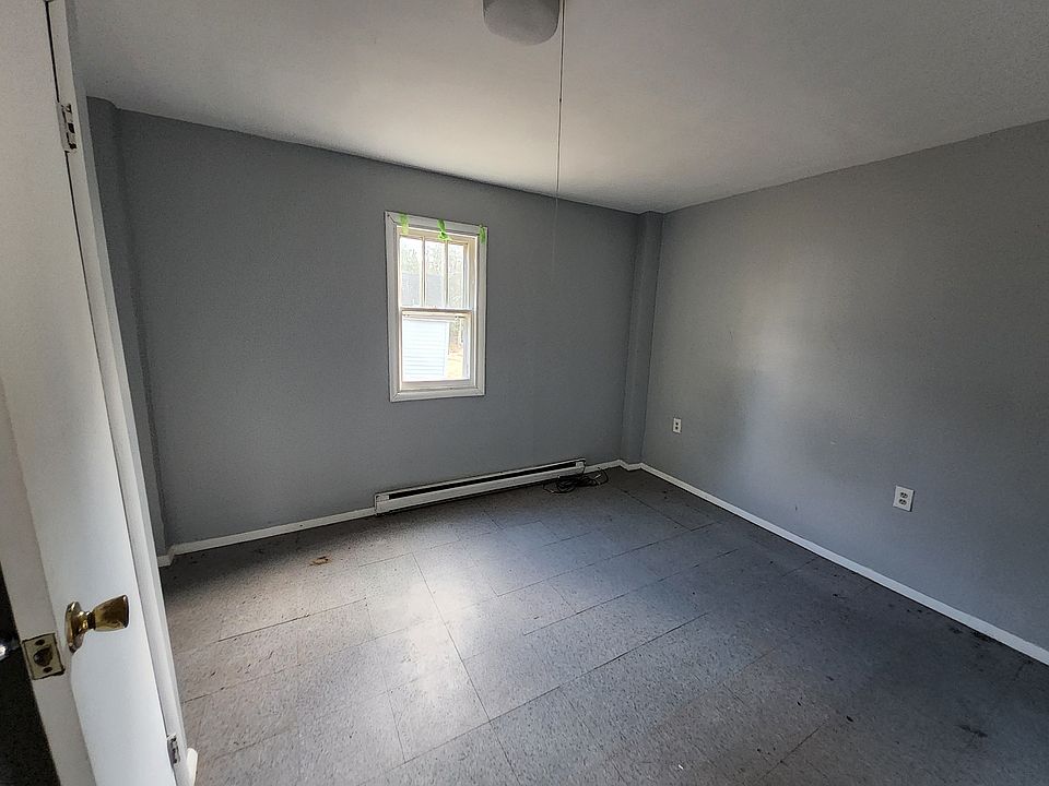 2nd image of 274-278 Cold Spring Rd #6