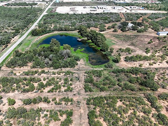 4th image of 1 County Road 422