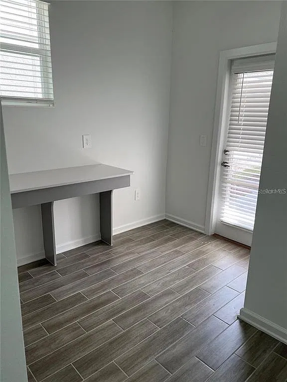 4 bed, 3.0 bath, 2044 sqft, $2,500 — Photo 4