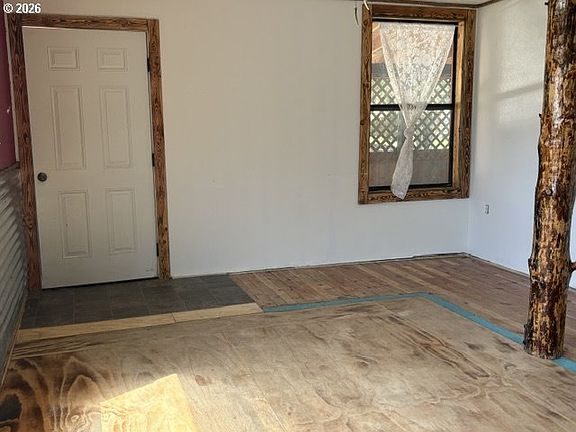 4th image of 150 E Franklin Ave