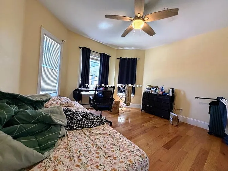 118 Holland St — Photo 20