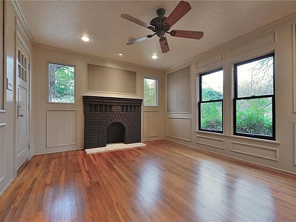5th image of 1015 W Frey St