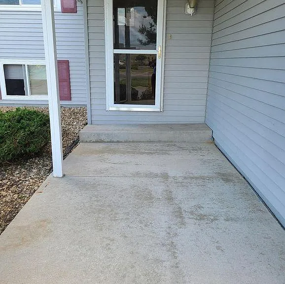 1852 Evergreen Dr NW — Photo 2