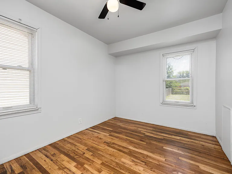 26080 Blumfield St — Photo 13