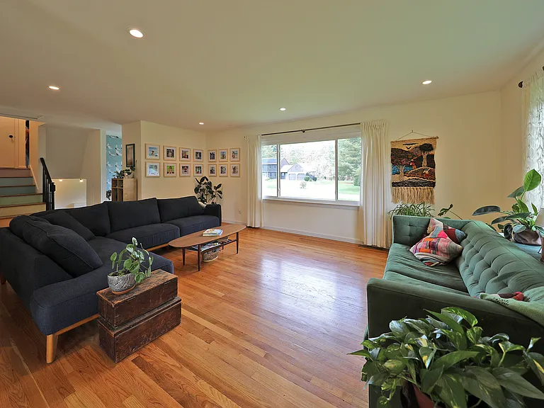 11 Old Barn Rd — Photo 13