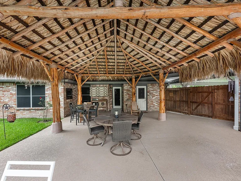 12701 Manorwood Ln — Photo 23