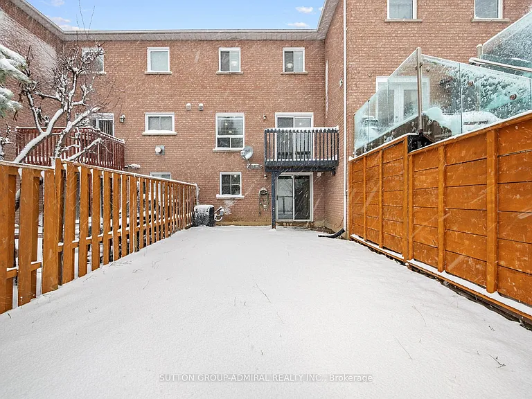 81 Parktree Dr — Photo 27