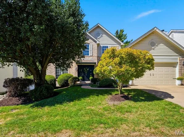 16948 Kingstowne Place Dr, Ballwin, MO 63011