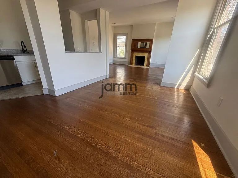 1856 E 89th St #201 — Photo 7