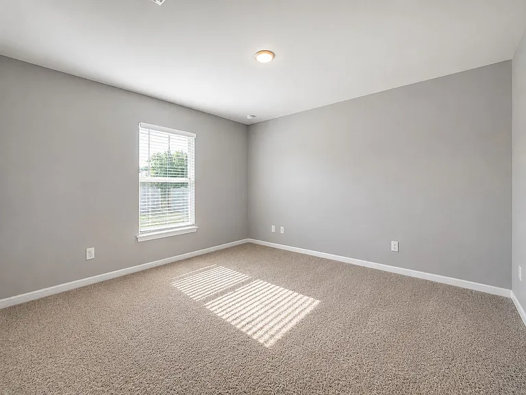 2728 NE 5th Pl — Photo 10