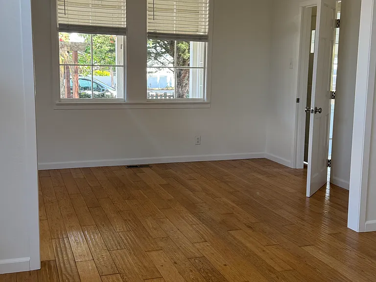 926 Main St — Photo 17