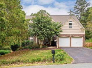 919 Summit View Ln, Charlottesville, VA 22903