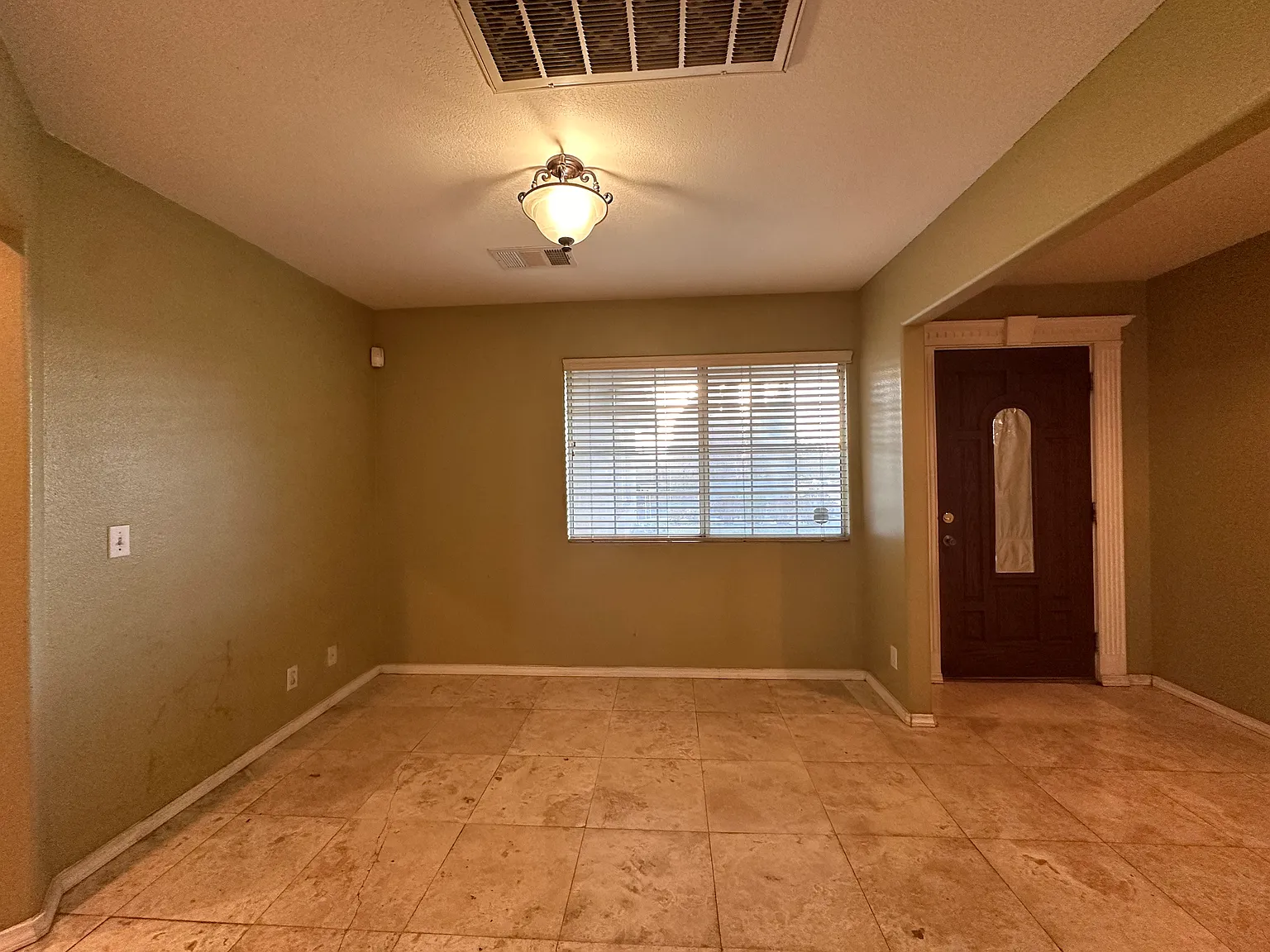 3 bed, 1492 sqft, $3,650 — Photo 3