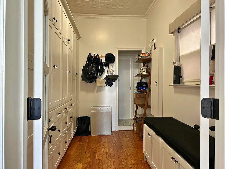 66 Irving St — Photo 9