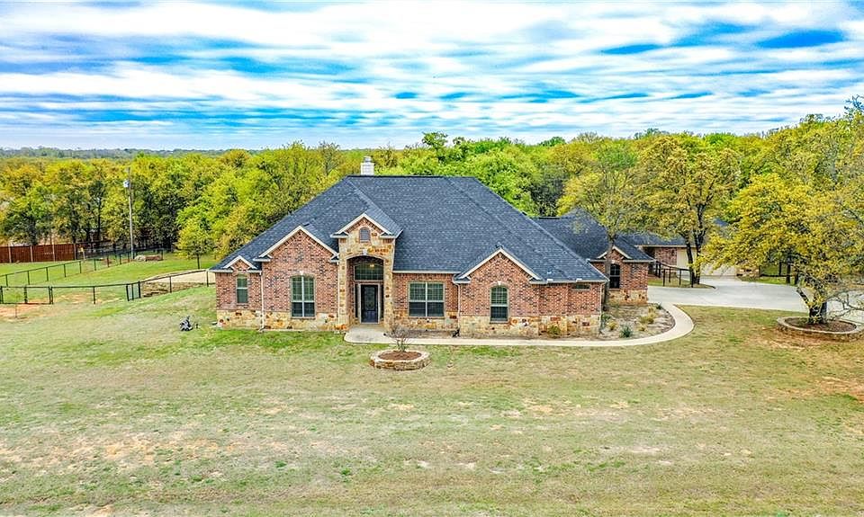 1st image of 113 Oakmont Dr