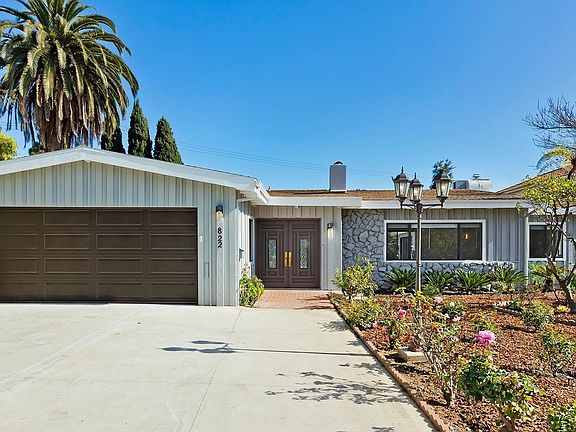 2nd image of 822 San Vicente Blvd