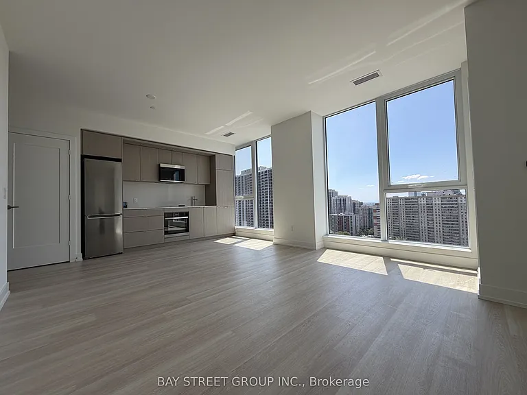 25 Cordova Ave #Penthouse 10 — Photo 2