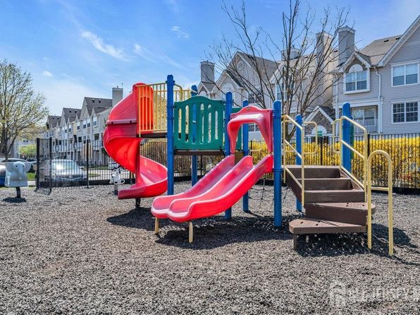 46 Prestwick Way, Edison, NJ 08820