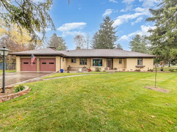 1270 Hemmeter Rd, Saginaw, MI 48638