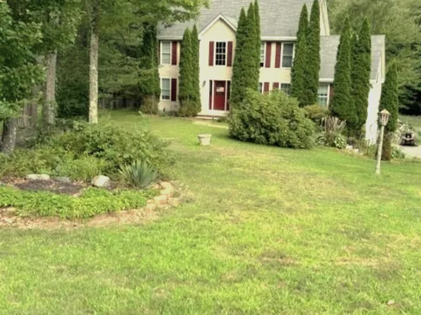 28 Chelsea Court, Henniker, NH 03242