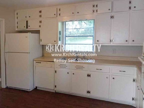3rd image of 513 20th Ave NE