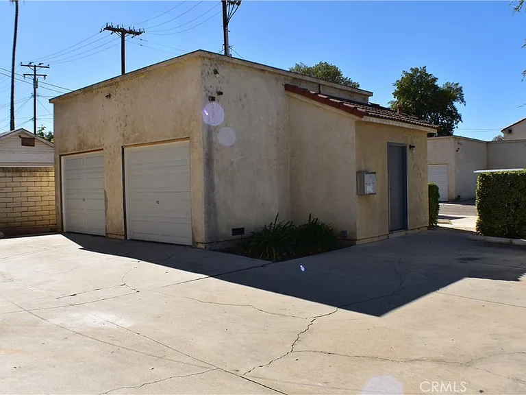 220 W 3rd St #101 — Photo 2