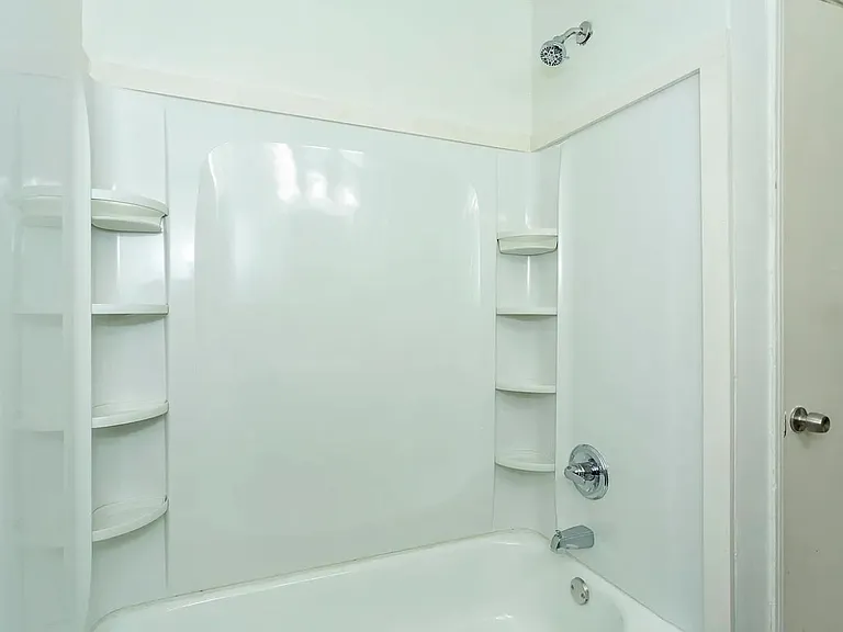 1152 Dogwood Ln — Photo 2