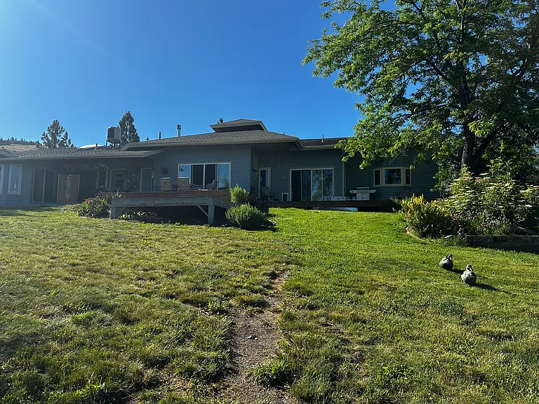 2750 Terrace Dr — Photo 29
