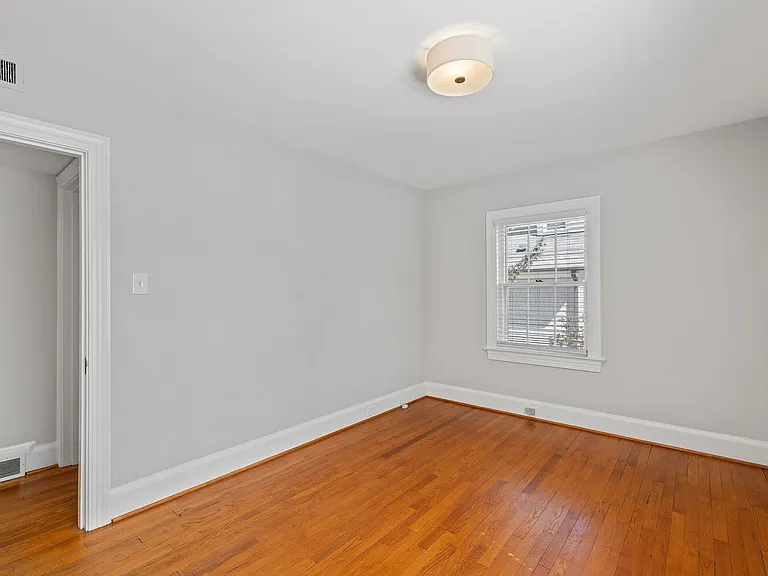 2728 Anderson Dr — Photo 24