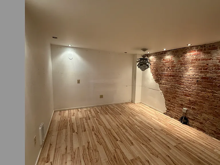 417 W 1st Ave #1A — Photo 5