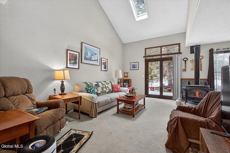 3rd image of 38 Stoney Creek Drive