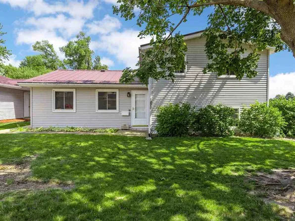 1870 Highland Rd, Ely, IA 52227