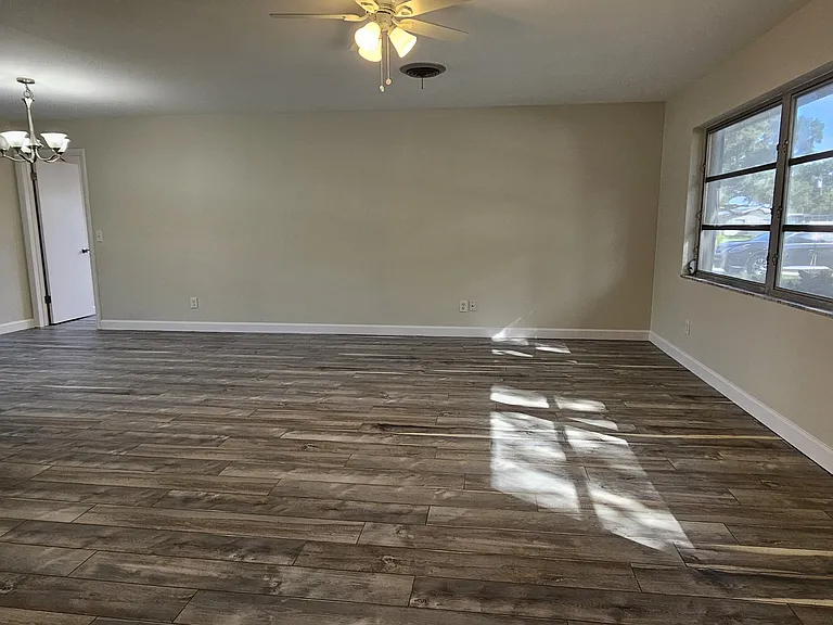 1329 Fairfield Dr — Photo 37