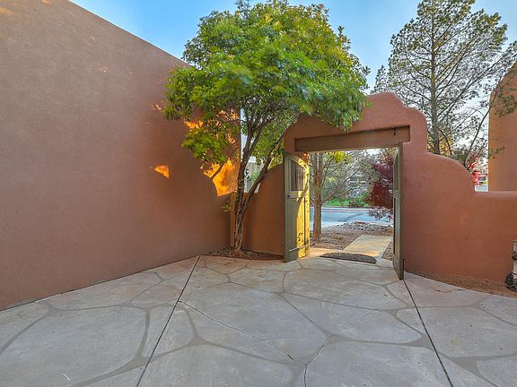 5th image of 10928 Farola Dr NW