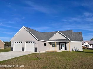 910 8th Ave NW, Perham, MN 56573