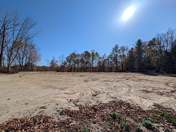 3rd image of 1639 Main Street