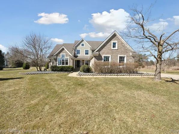 173 Gailes Ct, Highland, MI 48357