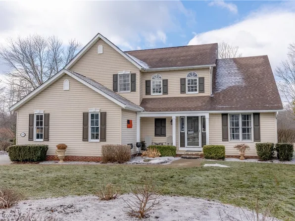 8300 Garfield Dr, Garrettsville, OH 44231