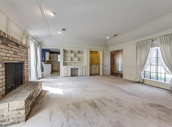 3rd image of 9402 Mill Hollow Dr