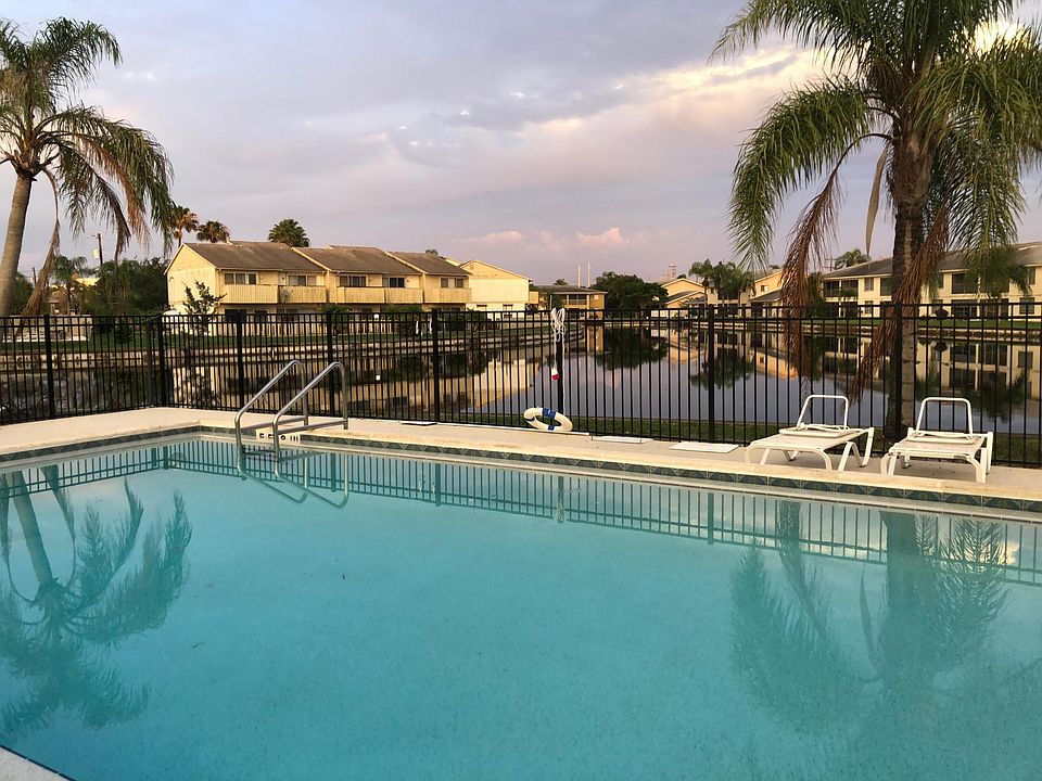 AWESOME COMMUNITY POOL OVERLOOKING NICE BASIN WATERVIEW