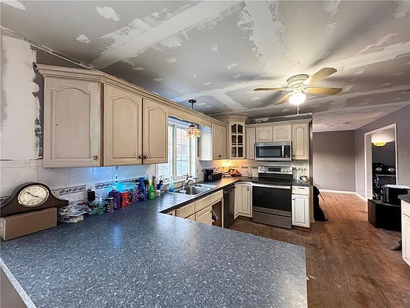 5th image of 45 Pleasant View Dr